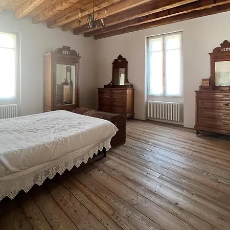 Casa Giu Holiday home *